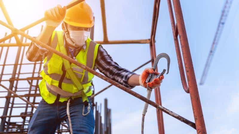 Avaliar o risco antes de iniciar o trabalho em altura