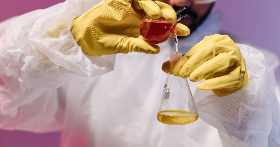 Solventes: riscos e prevenção 4 Solventes_ importante usar os EPI indicados