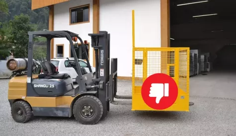 gaiola acoplada em empilhadeira