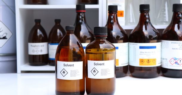 DDS sobre solventes
